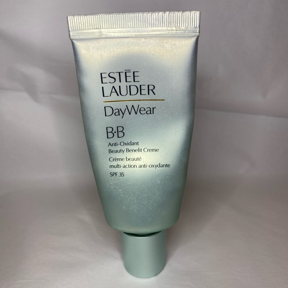 Estée Lauder DayWear BB Anti-Oxidant Beauty Benefit Creme SPF 35 in Light (01)